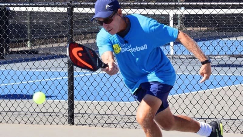 cach-do-giao-bong-trong-pickleball-4