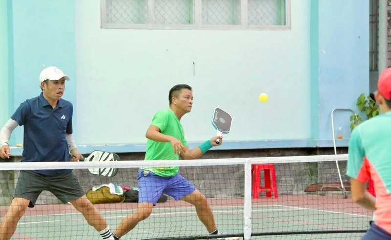 ky-thuat-dap-bong-trong-pickleball-3
