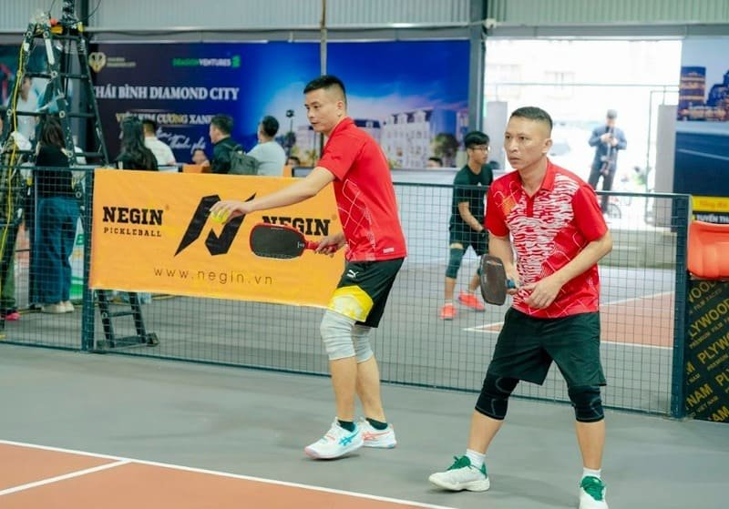 nen-mua-giay-pickleball-hang-nao-2
