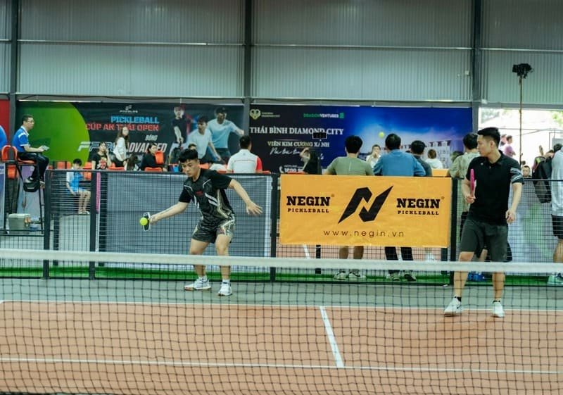 cach-phat-bong-pickleball-1