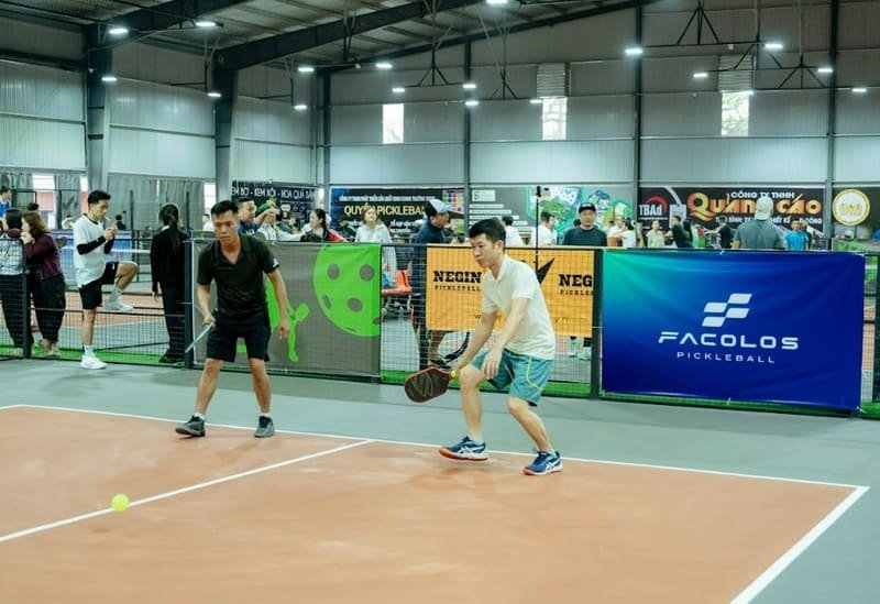 tai-sao-can-giay-chuyen-pickleball-1