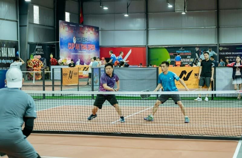 tai-sao-can-giay-chuyen-pickleball-2